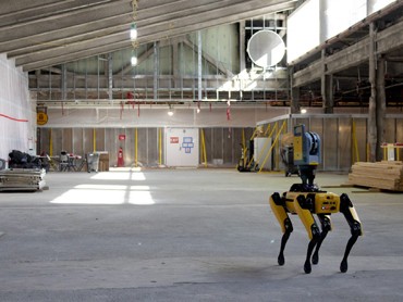 Spot，來自Boston Dynamics公司的機器狗，搭載最新的Trimble X7雷射掃描儀