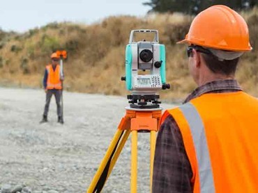 利用全站儀進行點測量及點放樣